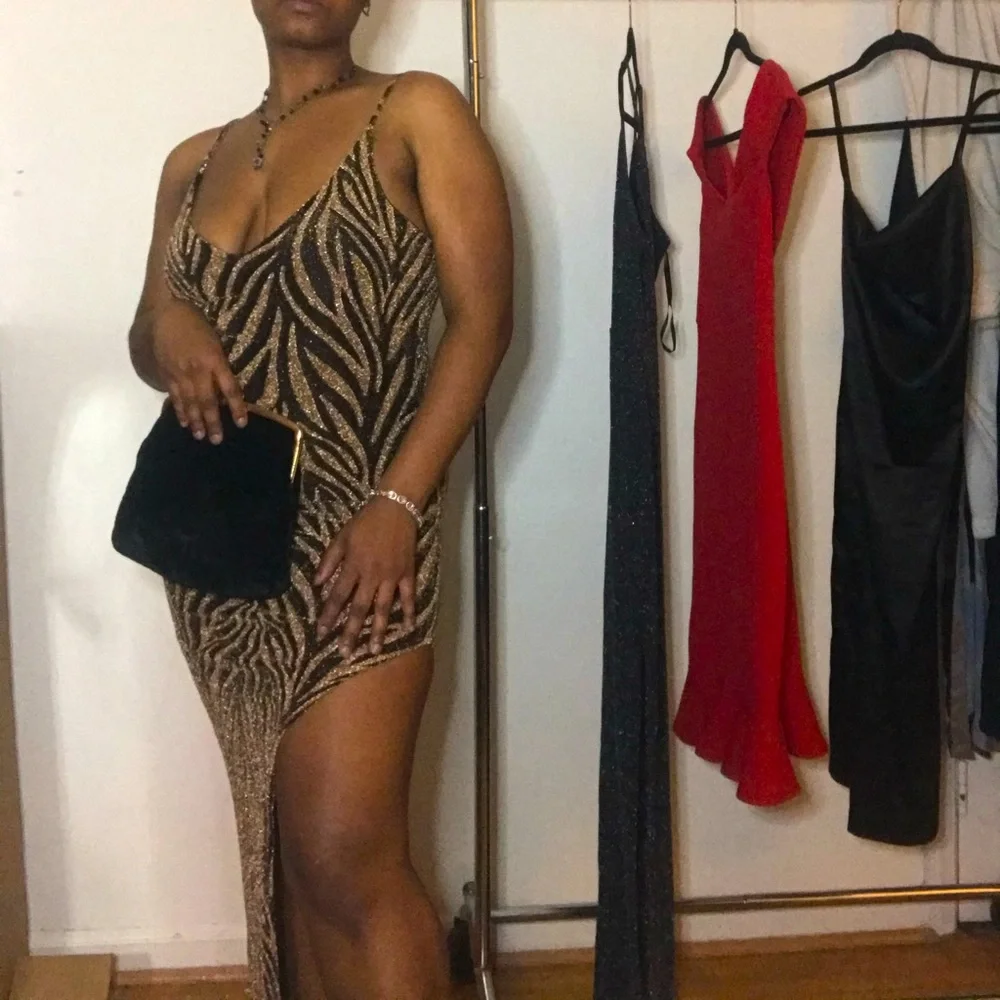 Black Bead Evening gown - Picture 3 of 5